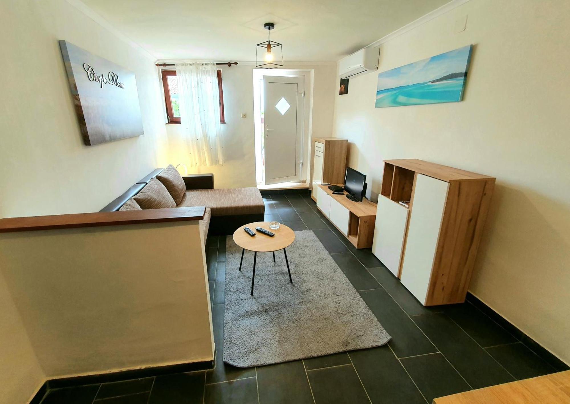 & Primavera Apartment