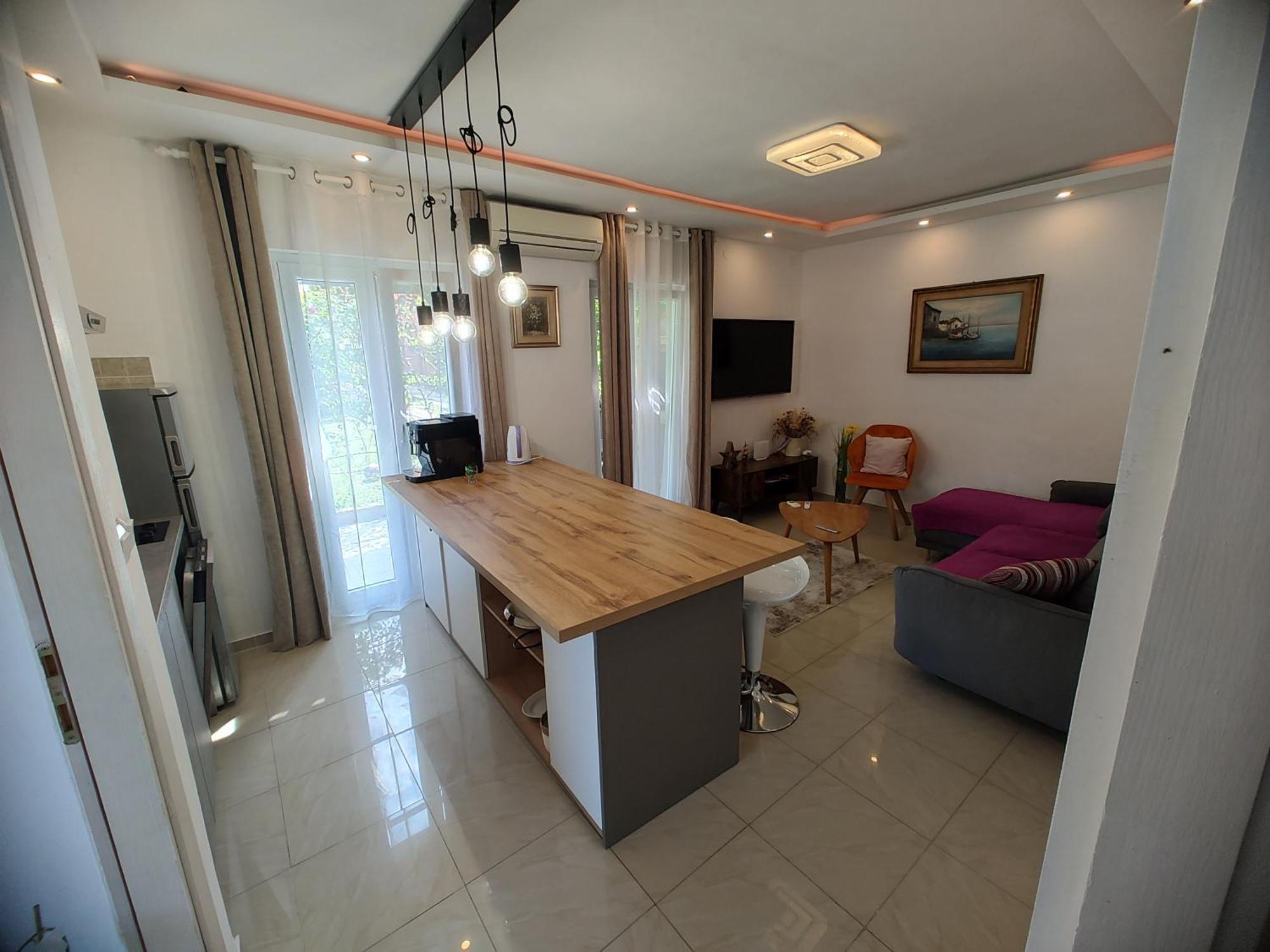 Holiday & Primavera Apartment